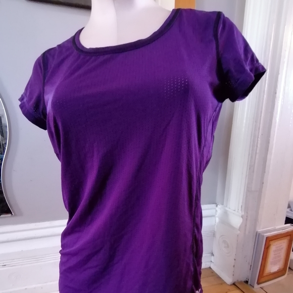 Athletic top - Picture 1 of 2